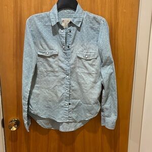 💙 3 FOR $22 Garage Light Blue Denim Polka Dot Shirt